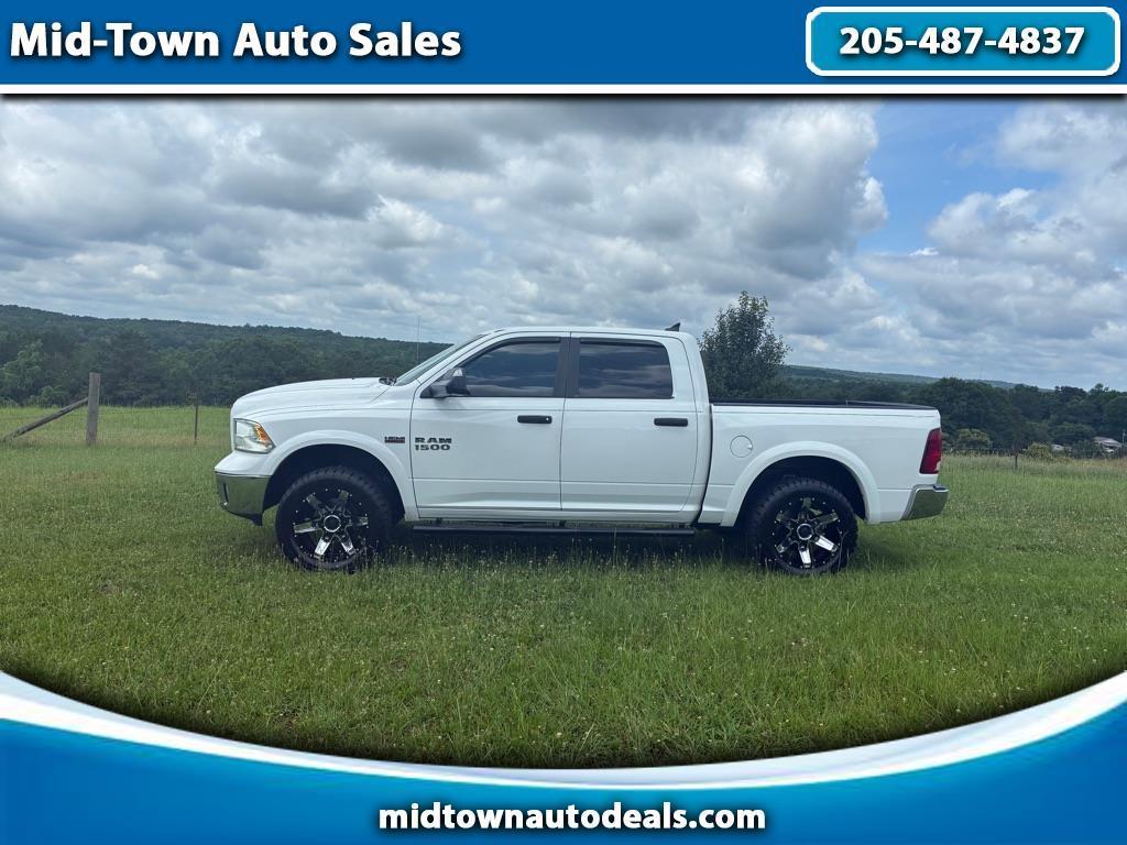 2014 RAM 1500 4WD Crew Cab 140.5" Big Horn