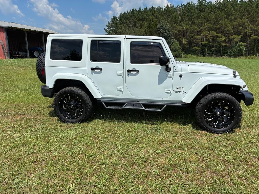 Jeep Wrangler Unlimited 4WD 4dr Sahara 2016