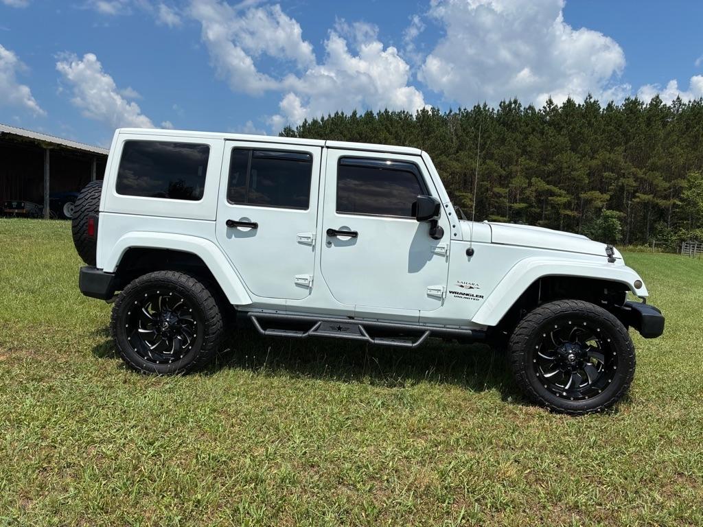 Jeep Wrangler Unlimited 4WD 4dr Sahara 2016