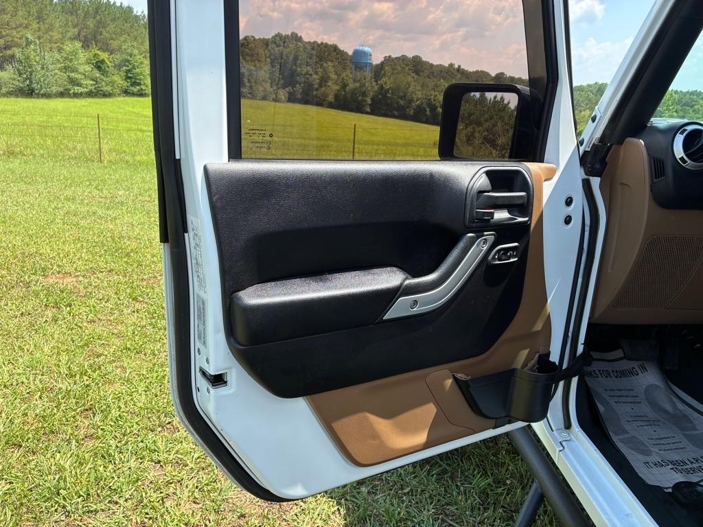 Jeep Wrangler Unlimited 4WD 4dr Sahara 2016
