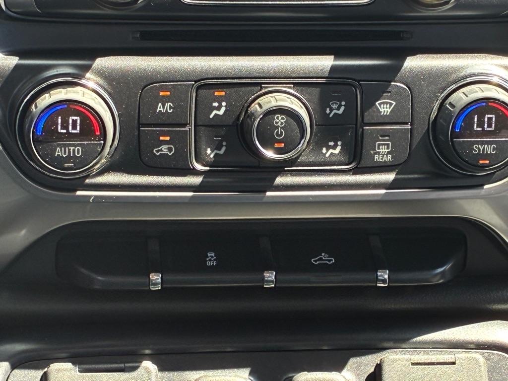 Chevrolet Silverado 1500 4WD Crew Cab 143.5" LTZ w/1LZ 2015