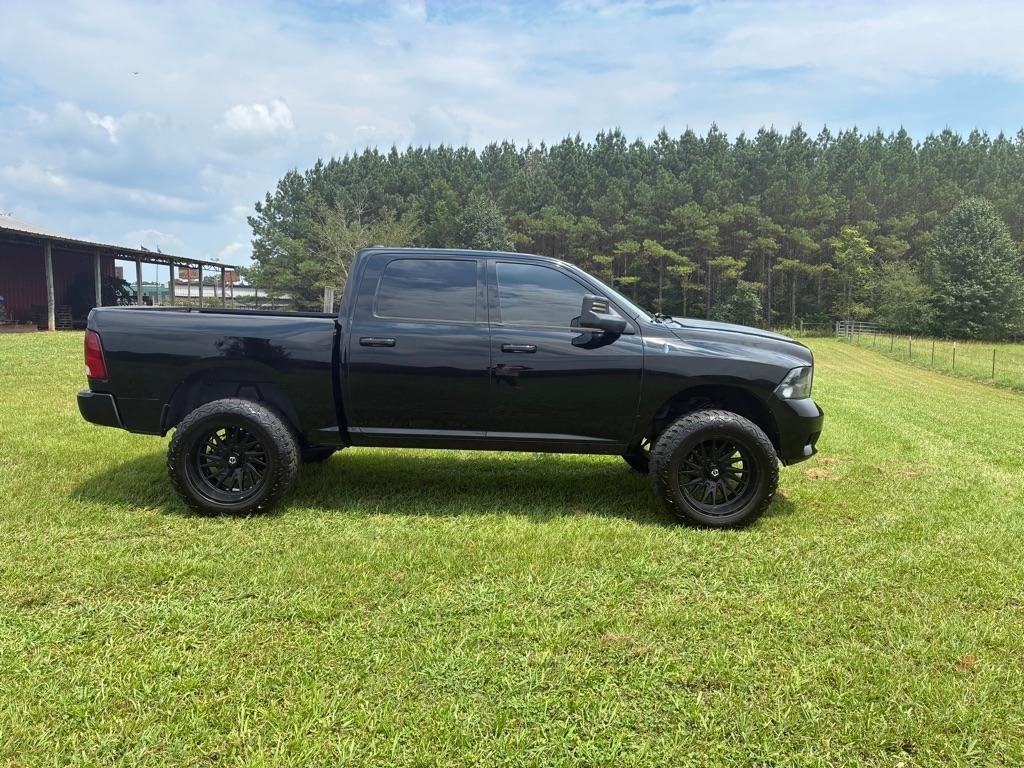 RAM 1500 2WD Crew Cab 140.5" Laramie Limited Edition 2012