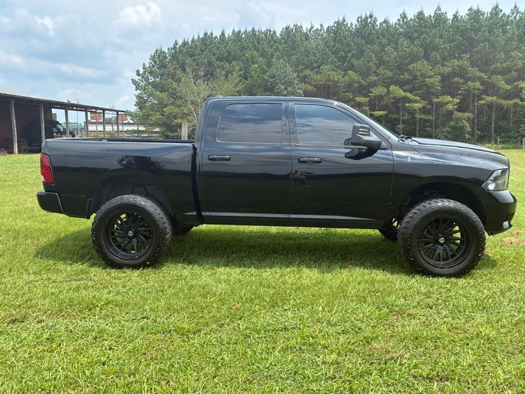 RAM 1500 2WD Crew Cab 140.5" Laramie Limited Edition 2012