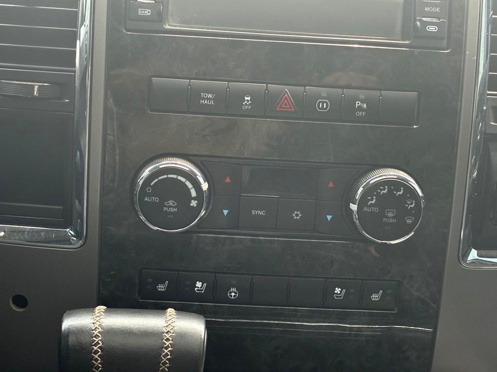 RAM 1500 2WD Crew Cab 140.5" Laramie Limited Edition 2012