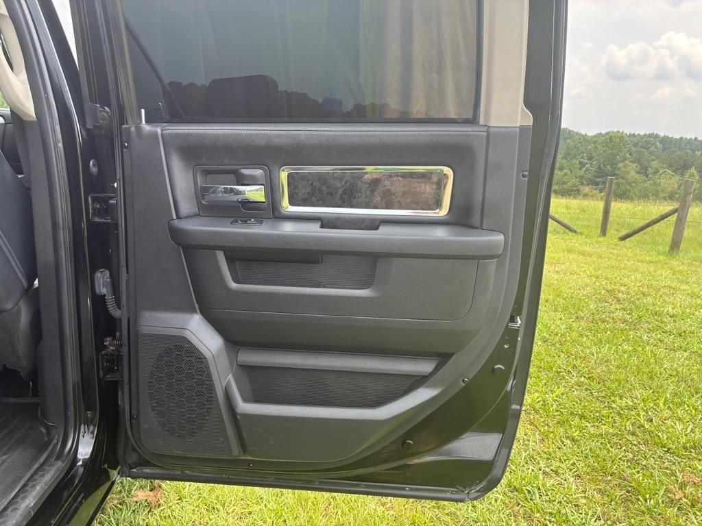 RAM 1500 2WD Crew Cab 140.5" Laramie Limited Edition 2012