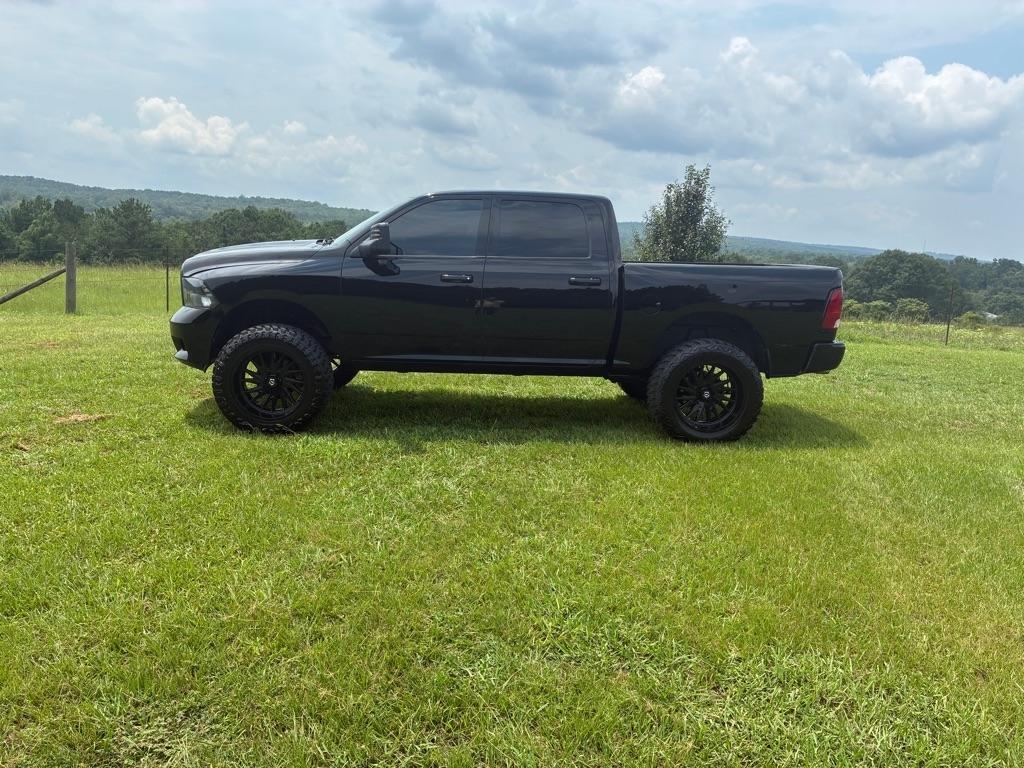 RAM 1500 2WD Crew Cab 140.5" Laramie Limited Edition 2012