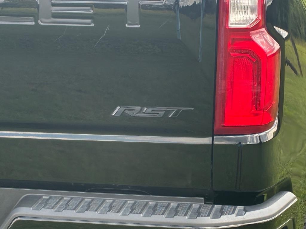 Chevrolet Silverado 1500 4WD Crew Cab 147" RST 2023