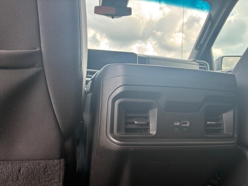 Chevrolet Silverado 1500 4WD Crew Cab 147" RST 2023
