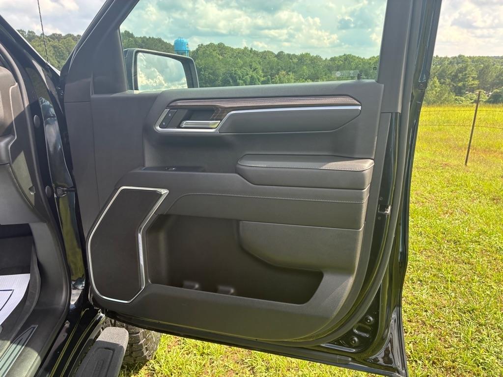Chevrolet Silverado 1500 4WD Crew Cab 147" RST 2023