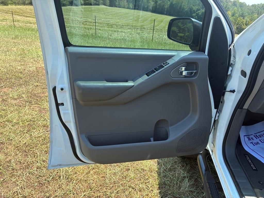 Nissan Frontier 4WD Crew Cab SWB Auto PRO-4X 2014