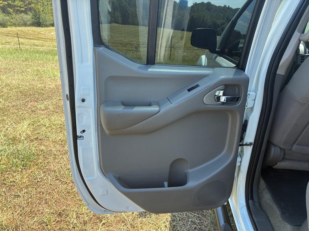 Nissan Frontier 4WD Crew Cab SWB Auto PRO-4X 2014