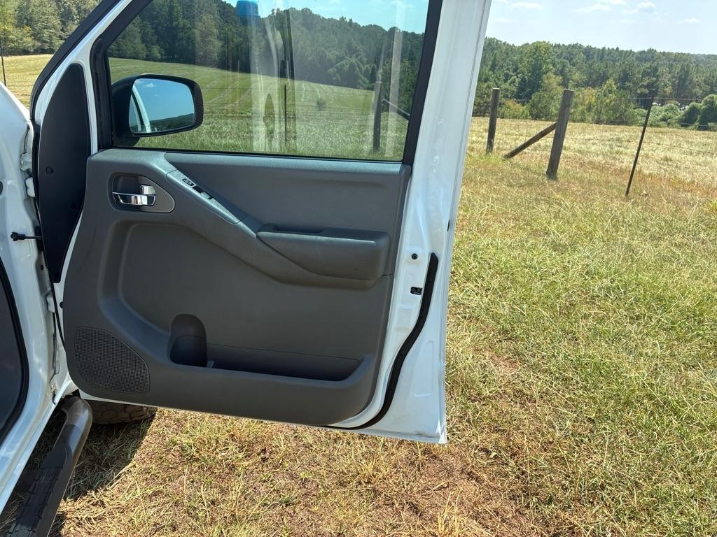 Nissan Frontier 4WD Crew Cab SWB Auto PRO-4X 2014