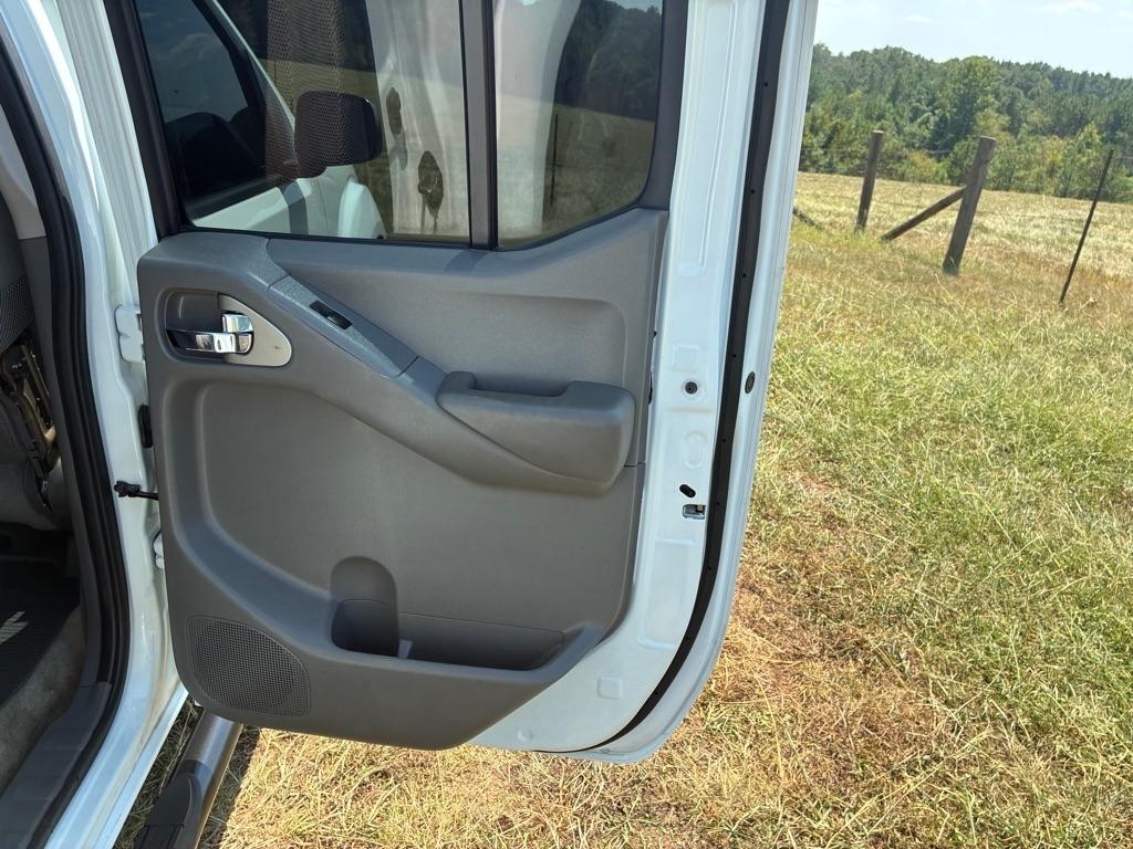 Nissan Frontier 4WD Crew Cab SWB Auto PRO-4X 2014