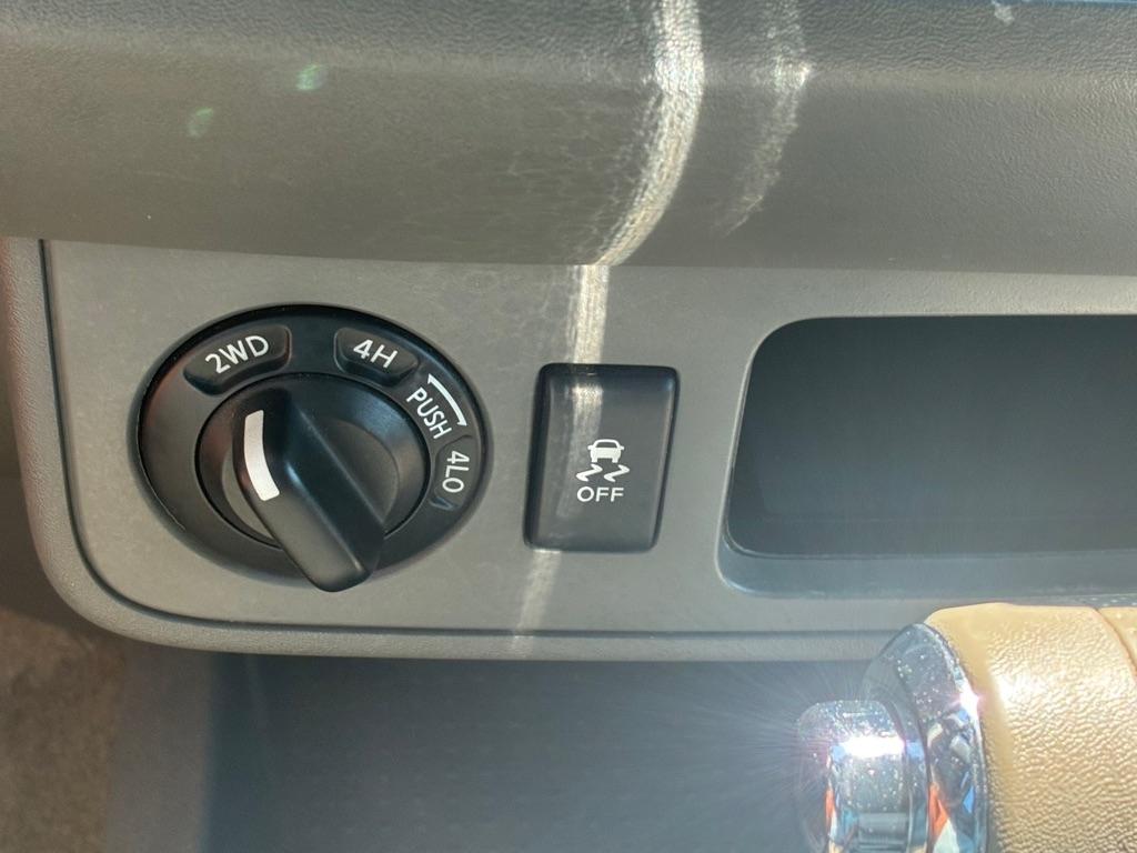 Nissan Frontier 4WD Crew Cab SWB Auto PRO-4X 2014