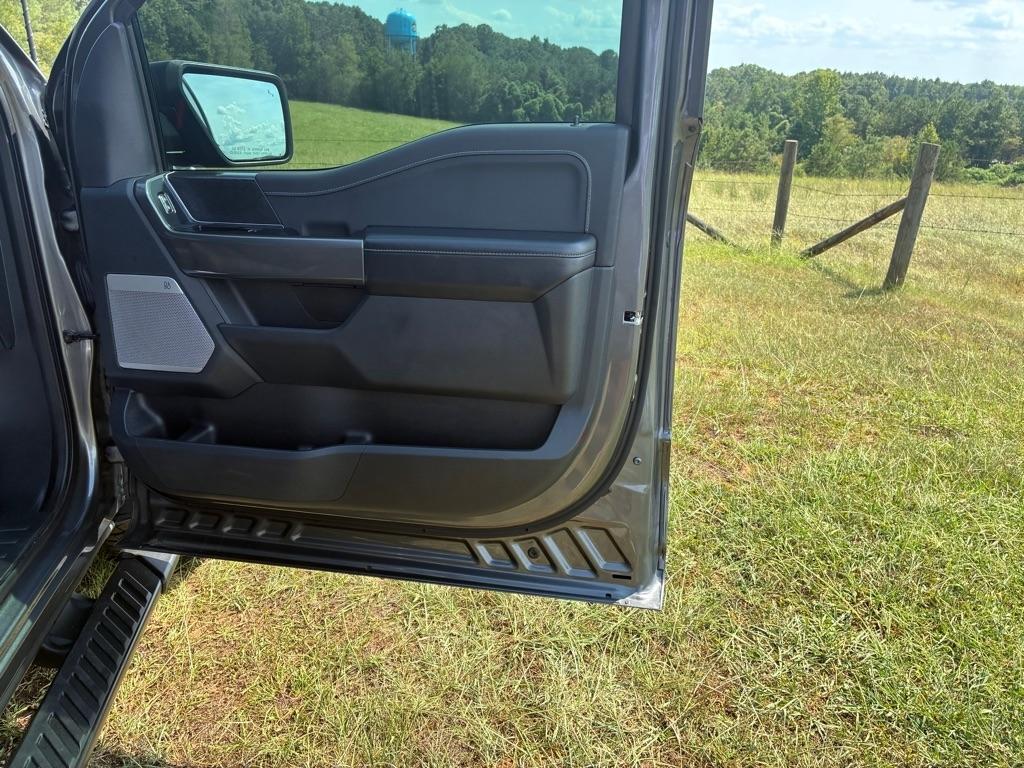 Ford F-150 Lariat 4WD SuperCrew 5.5' Box 2023