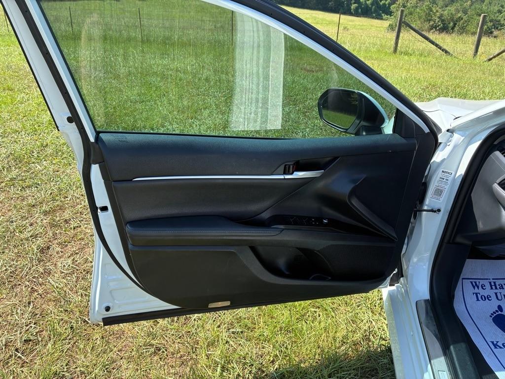 Toyota Camry XLE Auto (Natl) 2023