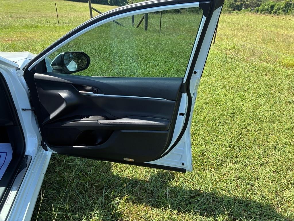 Toyota Camry XLE Auto (Natl) 2023