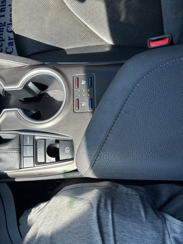 Toyota Camry XLE Auto (Natl) 2023