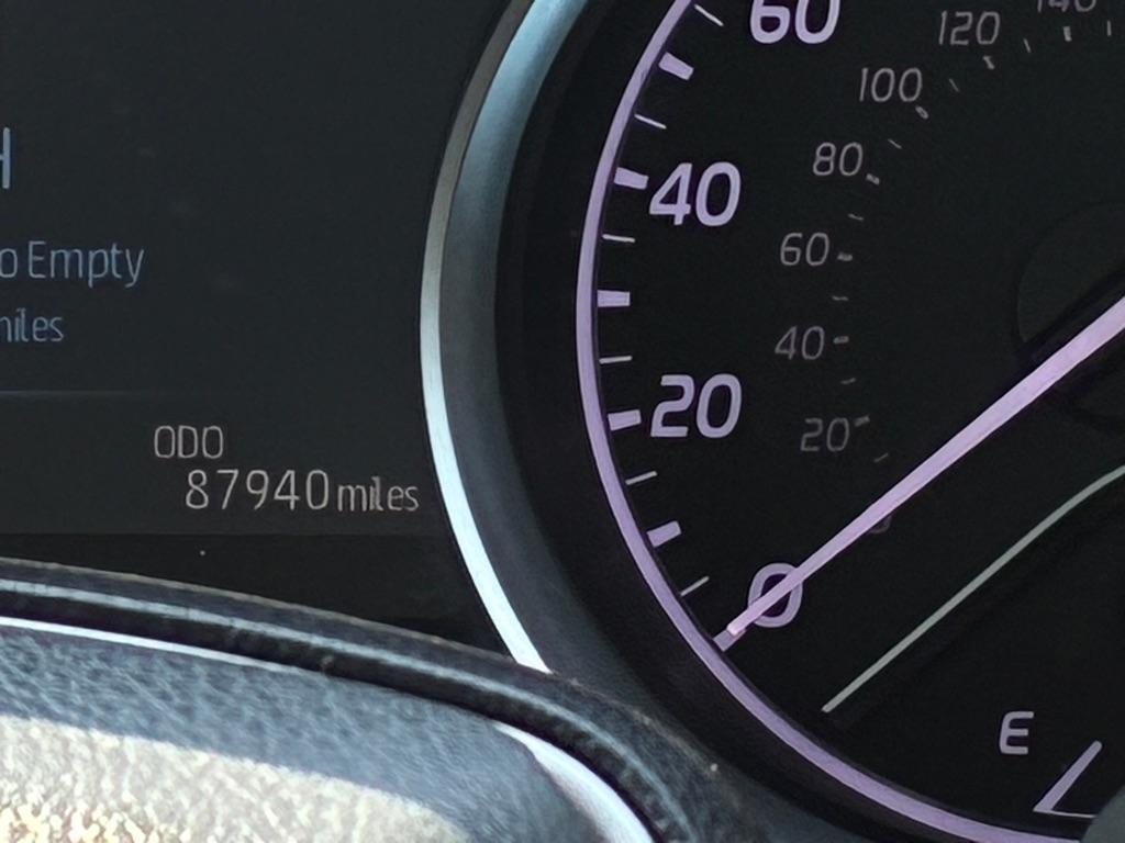 Toyota Camry XLE Auto (Natl) 2023