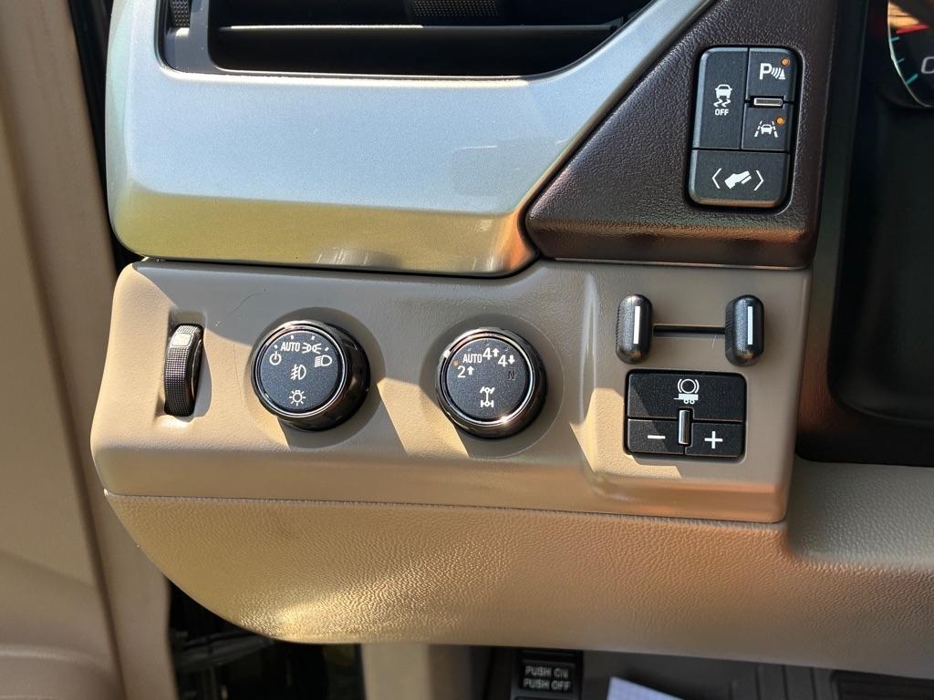 Chevrolet Suburban 4WD 4dr 1500 Premier 2019