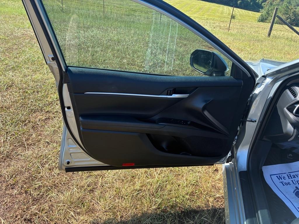 Toyota Camry LE Auto (Natl) 2024