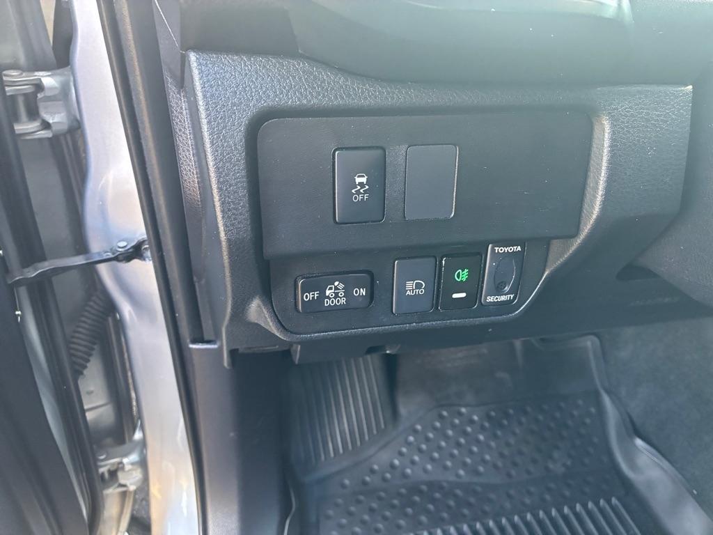 Toyota Tacoma 4WD TRD Off Road Double Cab 5' Bed V6 MT (Natl) 2021