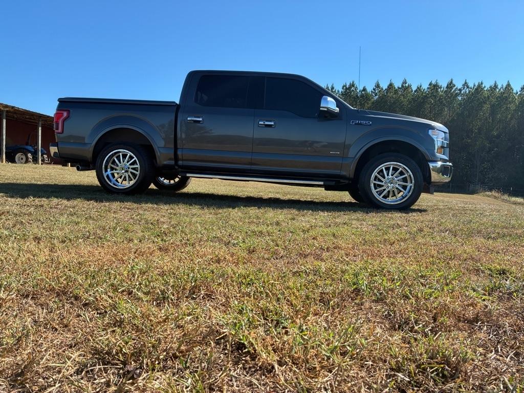 Ford F-150 2WD SuperCrew 157" Lariat 2016