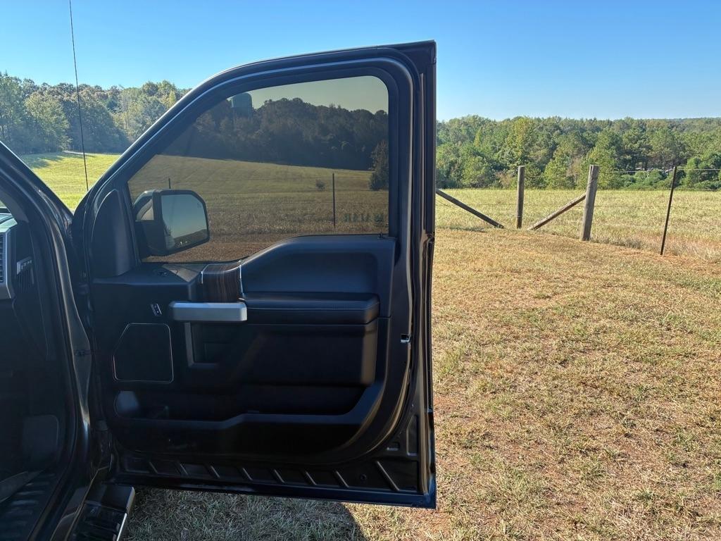 Ford F-150 2WD SuperCrew 157" Lariat 2016