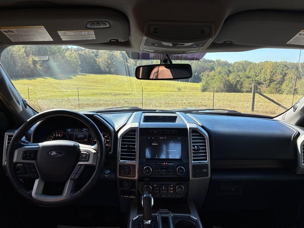 Ford F-150 2WD SuperCrew 157" Lariat 2016