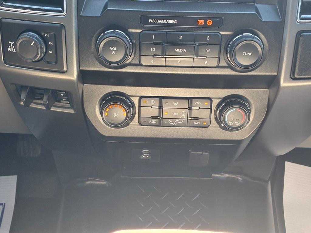 Ford Super Duty F-250 SRW King Ranch 4WD Crew Cab 8' Box 2020