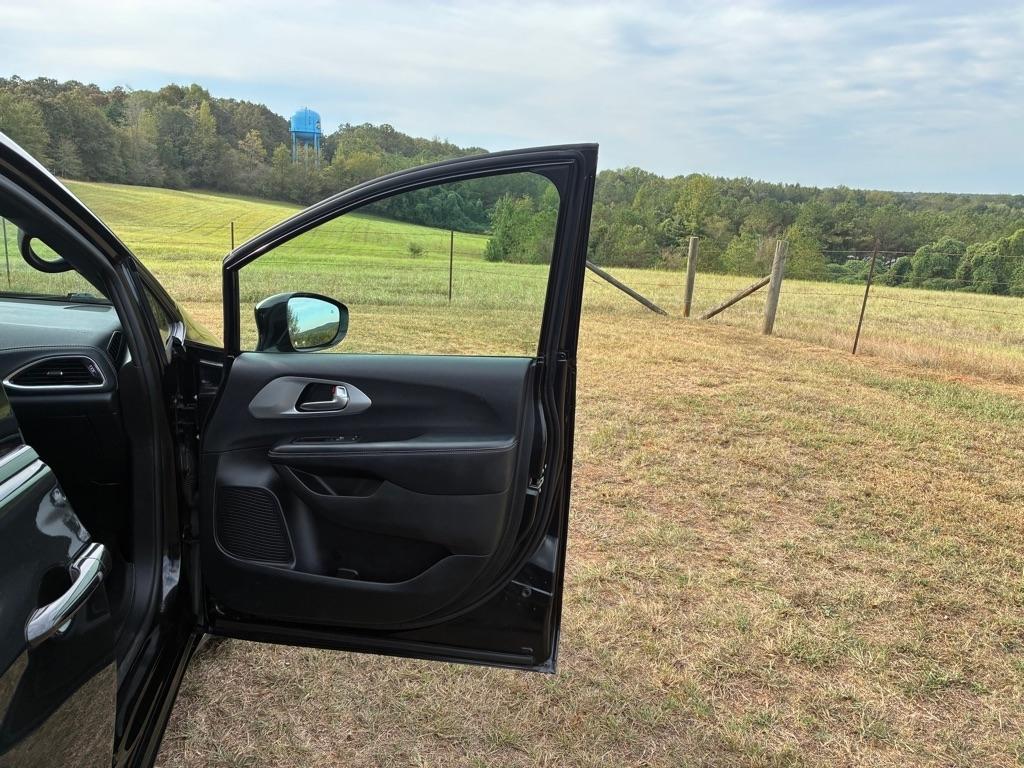 Chrysler Pacifica Limited FWD 2019