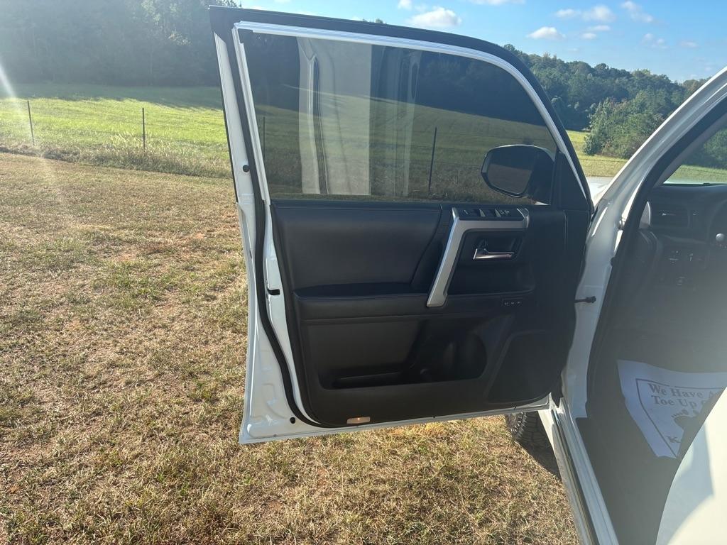 Toyota 4Runner TRD Off Road Premium 4WD (Natl) 2019