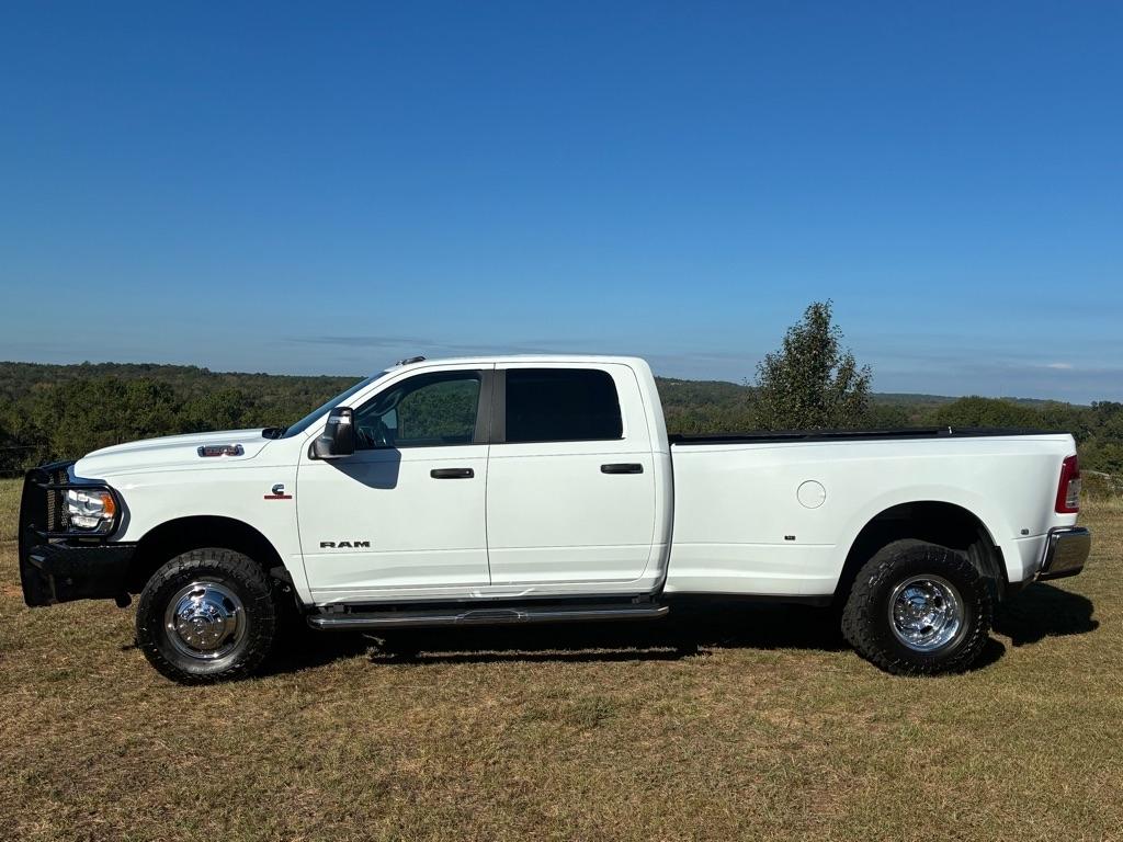 RAM 3500 Big Horn 4x4 Crew Cab 8' Box 2024