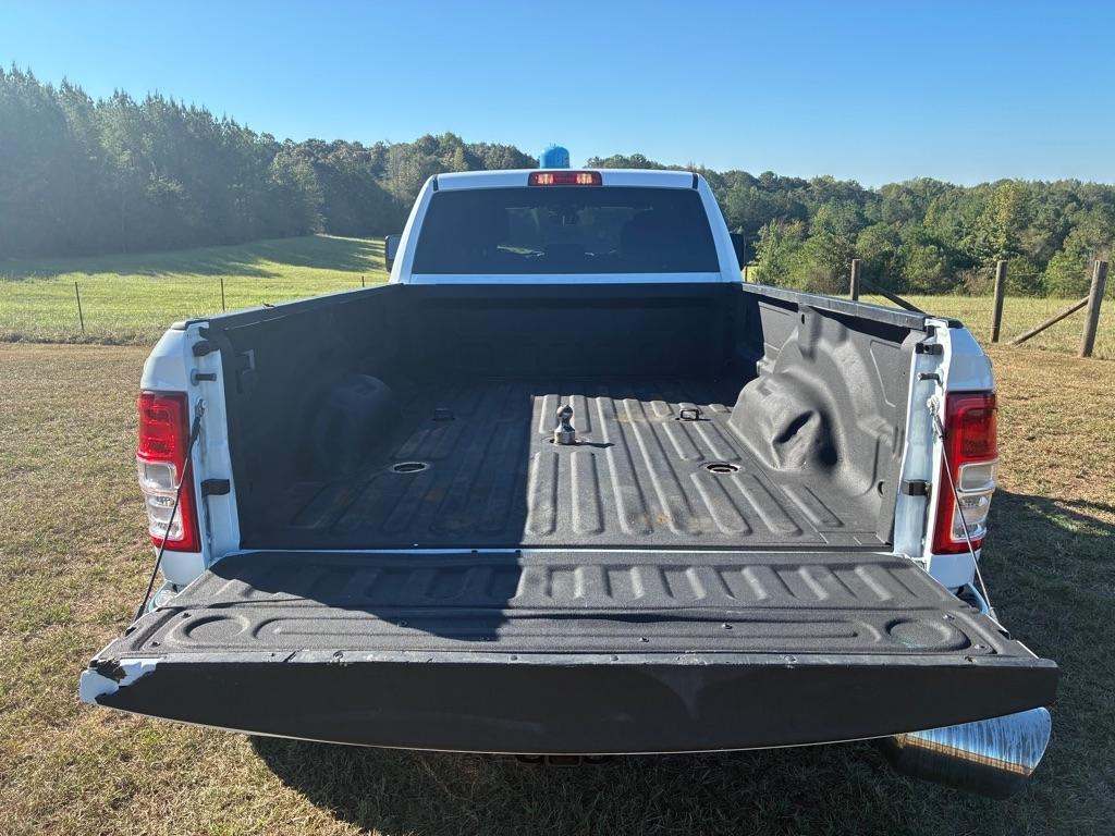 RAM 3500 Big Horn 4x4 Crew Cab 8' Box 2024