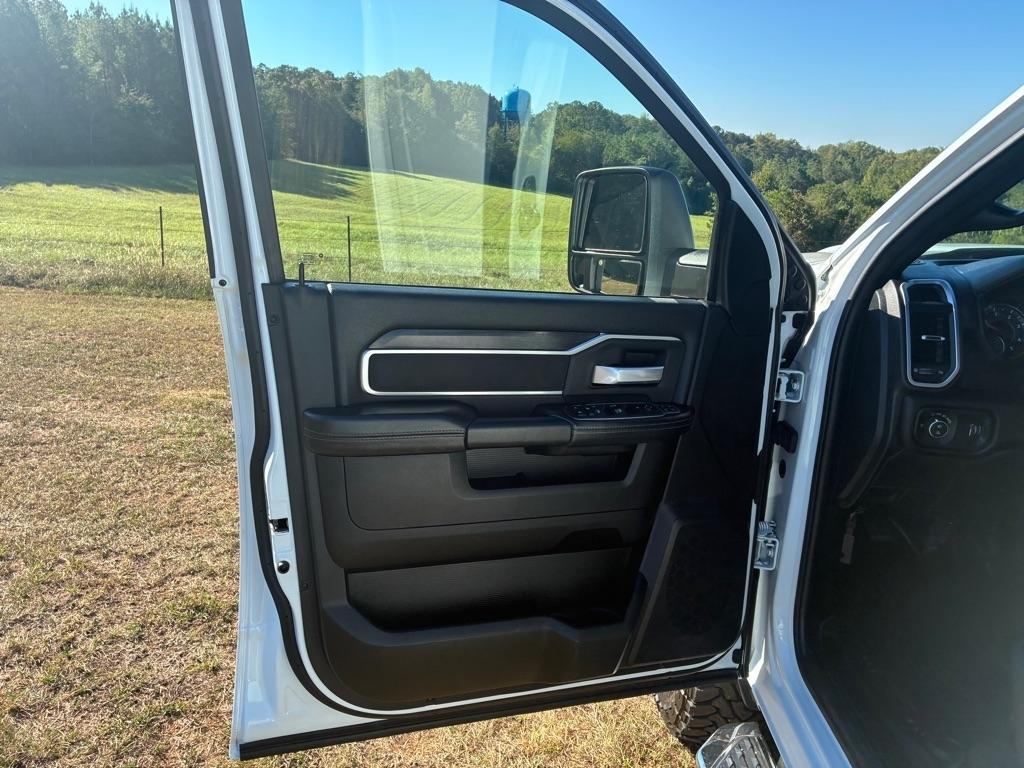RAM 3500 Big Horn 4x4 Crew Cab 8' Box 2024