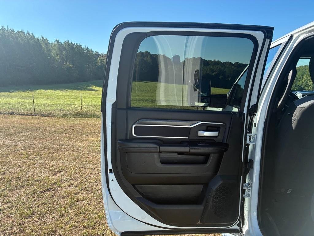 RAM 3500 Big Horn 4x4 Crew Cab 8' Box 2024