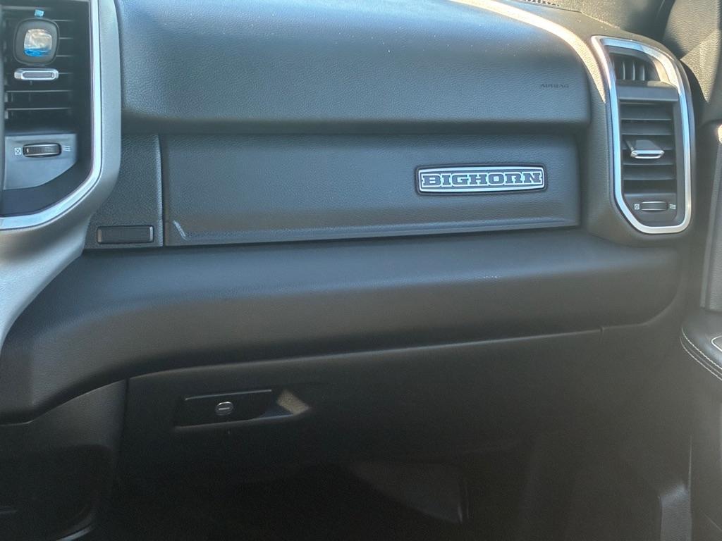 RAM 3500 Big Horn 4x4 Crew Cab 8' Box 2024