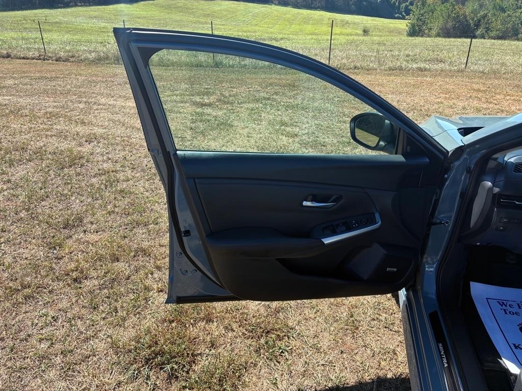 Nissan Sentra SR CVT 2025