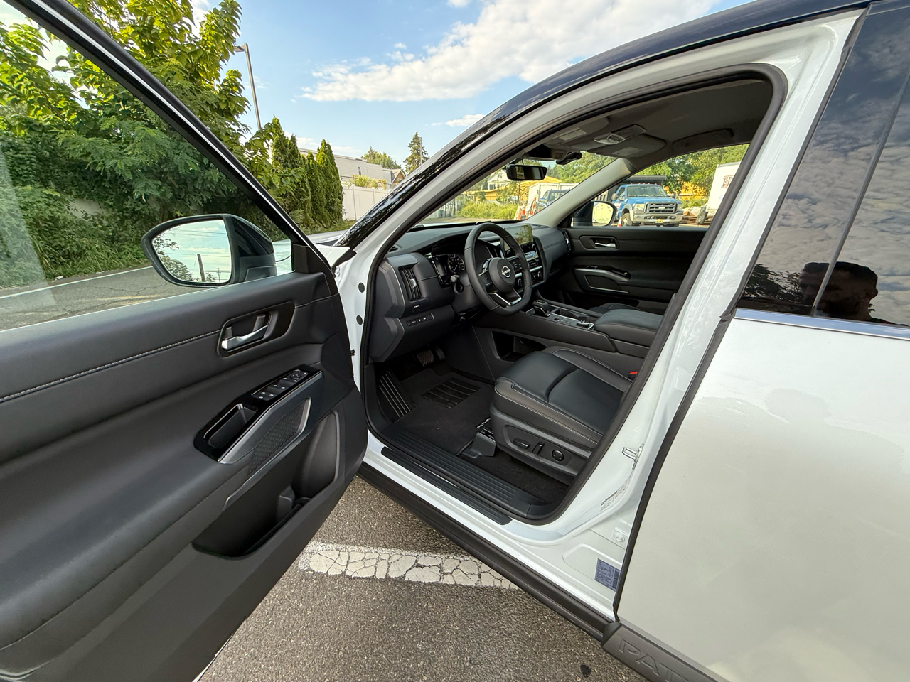 Nissan Pathfinder SL 4WD 2025