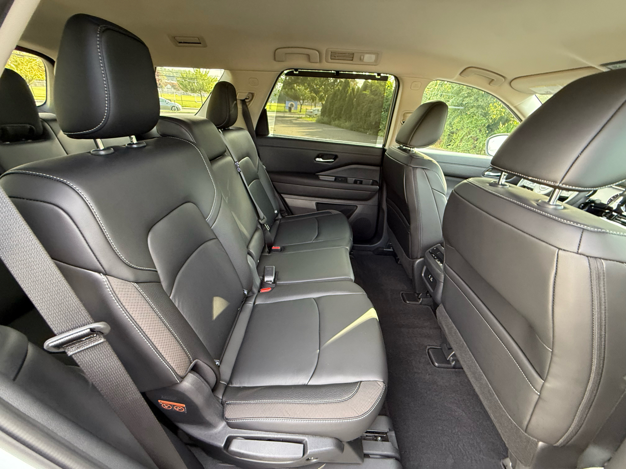 Nissan Pathfinder SL 4WD 2025