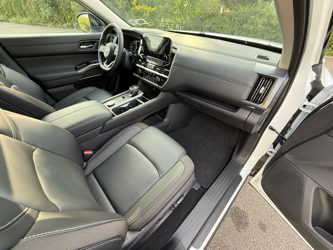 Nissan Pathfinder SL 4WD 2025