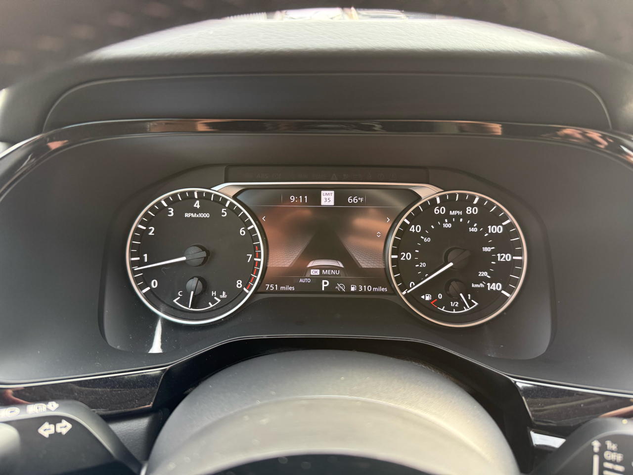 Nissan Pathfinder SL 4WD 2025