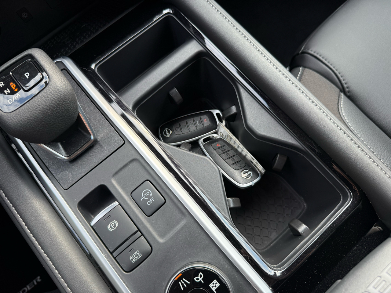 Nissan Pathfinder SL 4WD 2025