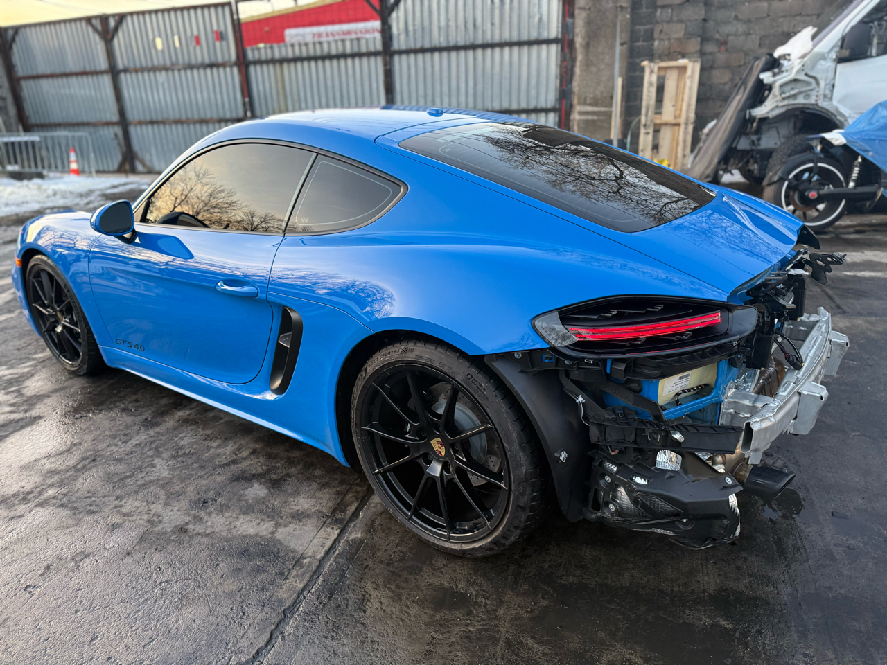 Porsche 718 Cayman GTS 2024