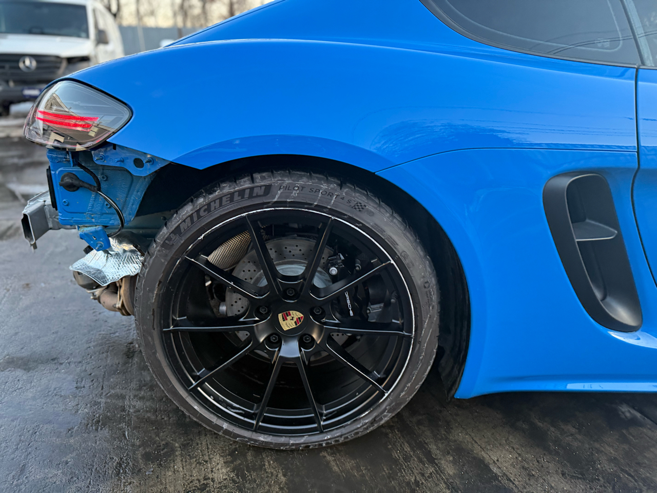 Porsche 718 Cayman GTS 2024