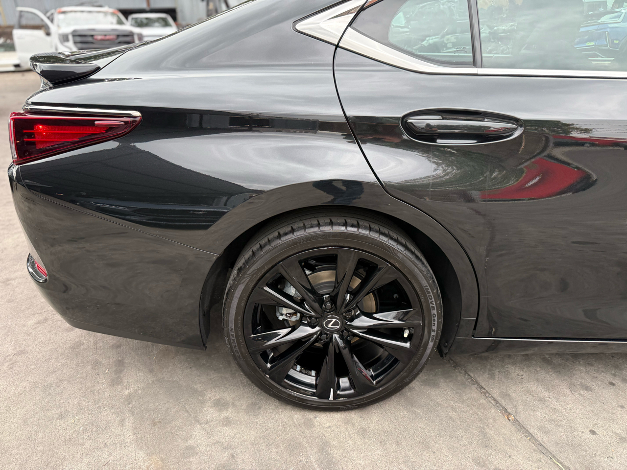 Lexus ES 350 F SPORT 2023