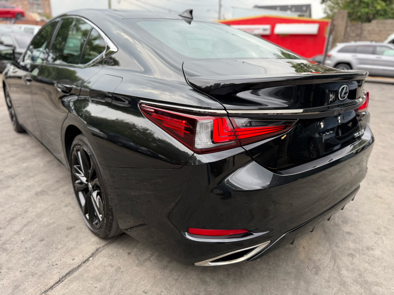 Lexus ES 350 F SPORT 2023