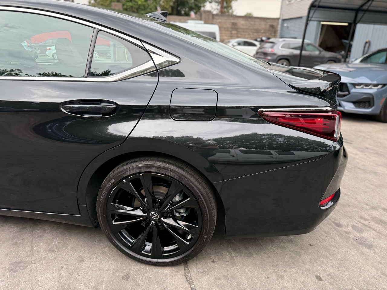 Lexus ES 350 F SPORT 2023