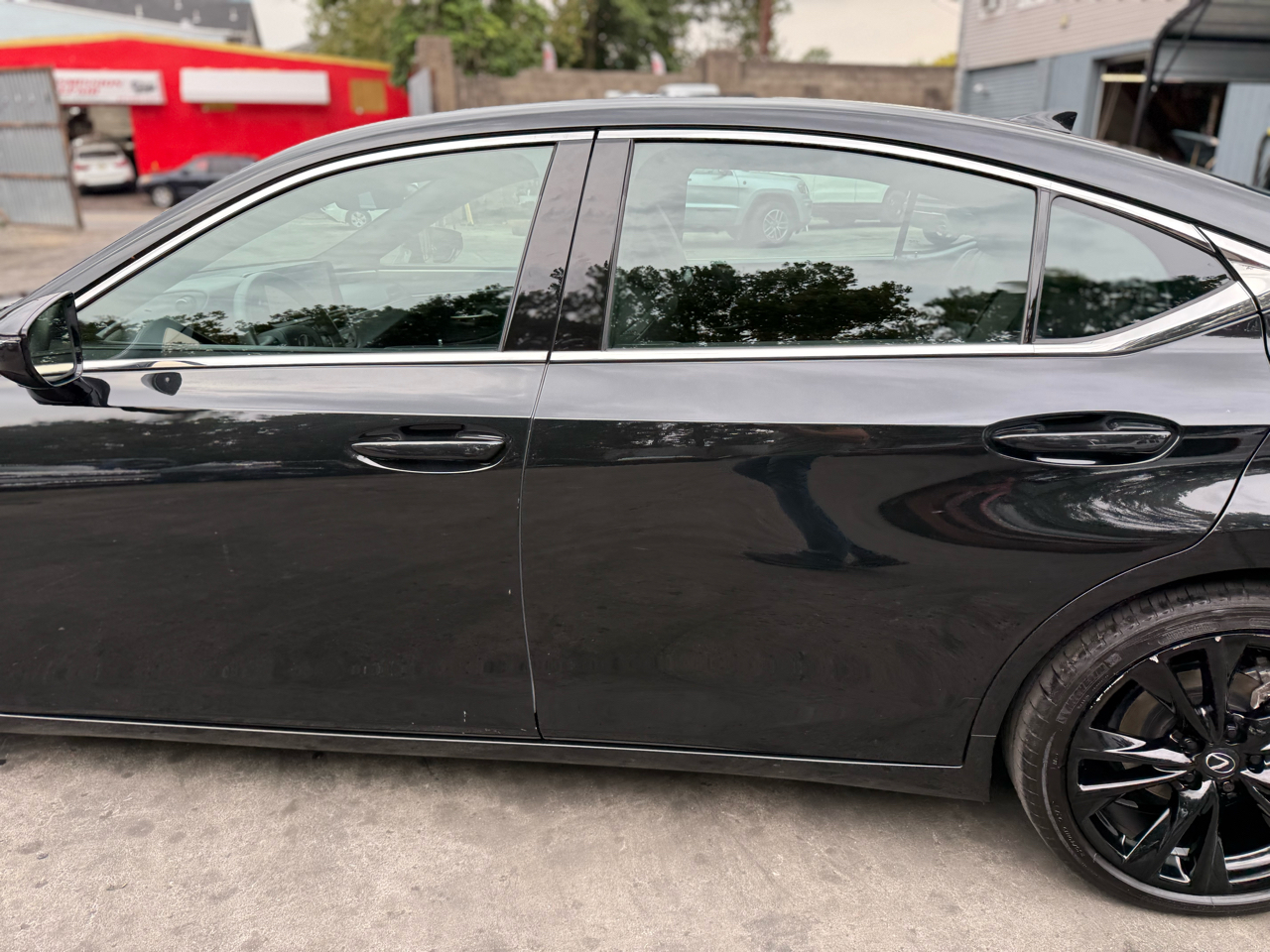 Lexus ES 350 F SPORT 2023