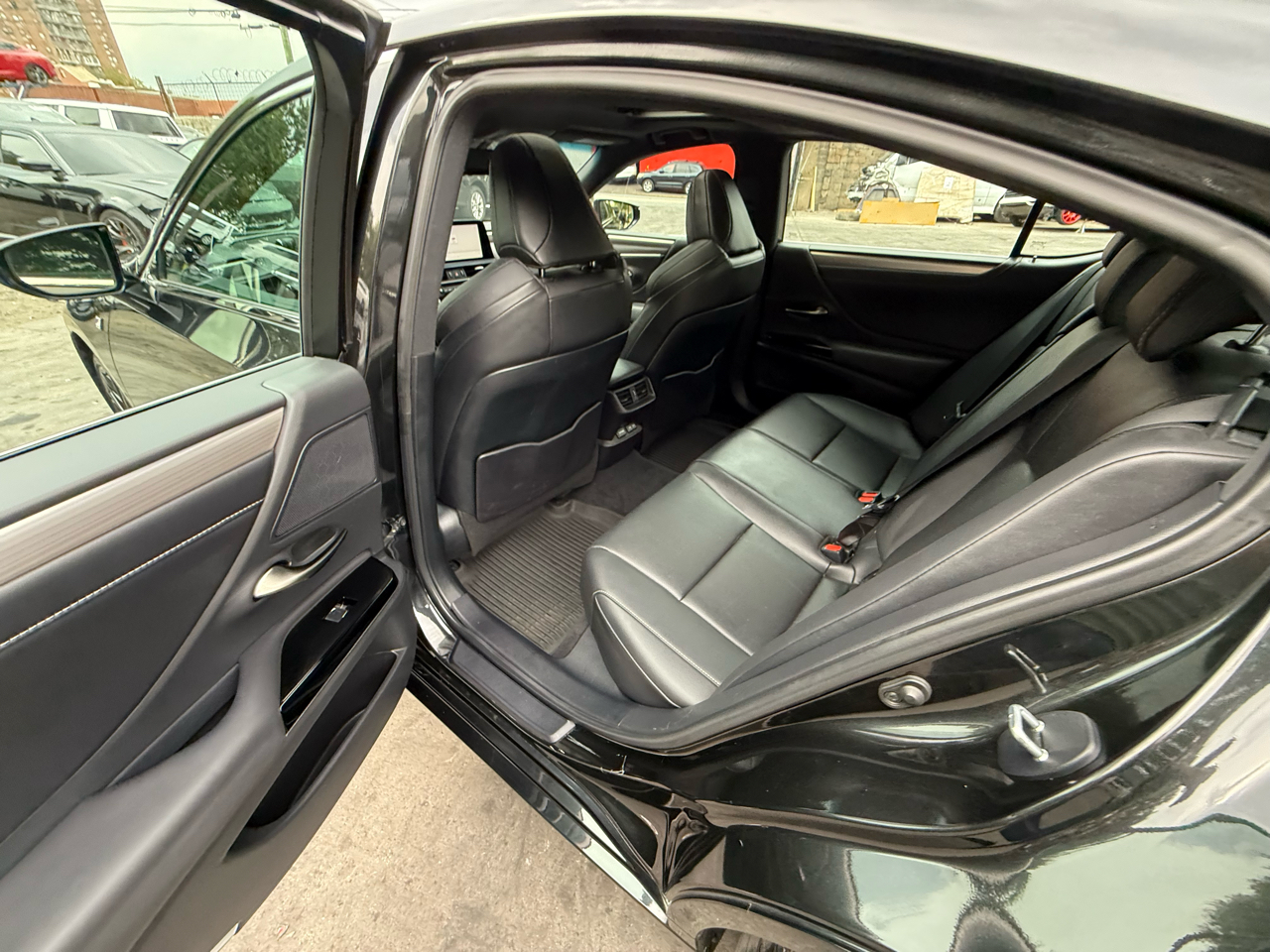 Lexus ES 350 F SPORT 2023